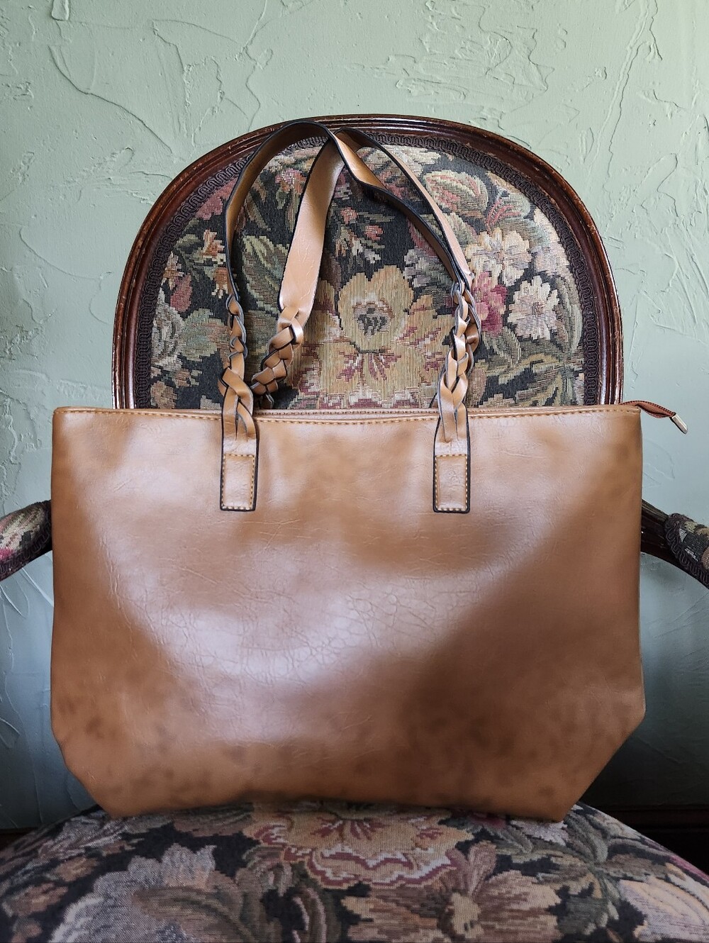 🔥WEIMEIBAIGE Tan Faux Leather Dbl Braided-Handle Tote w/Tassel Detail - Picture 2 of 8